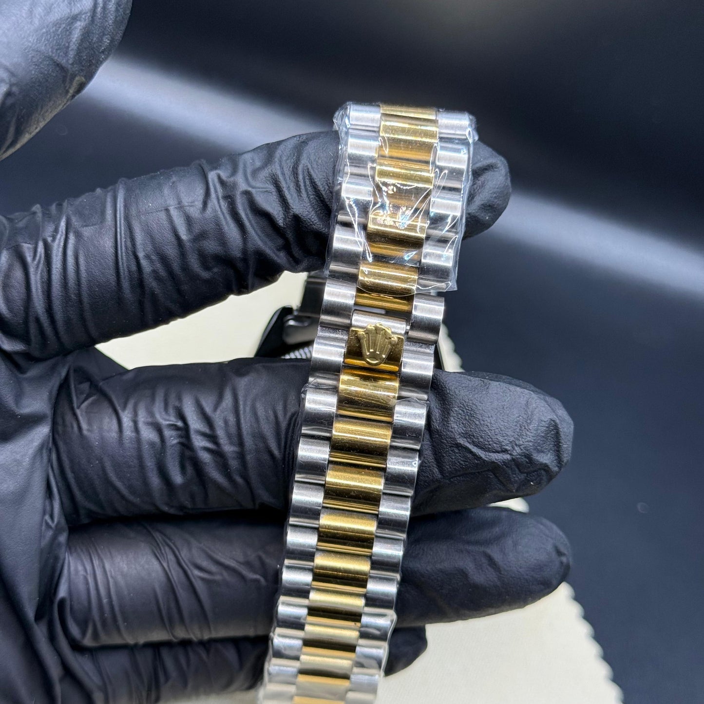 Rolex oyster perpetual truetone with white dial with date - watch forge