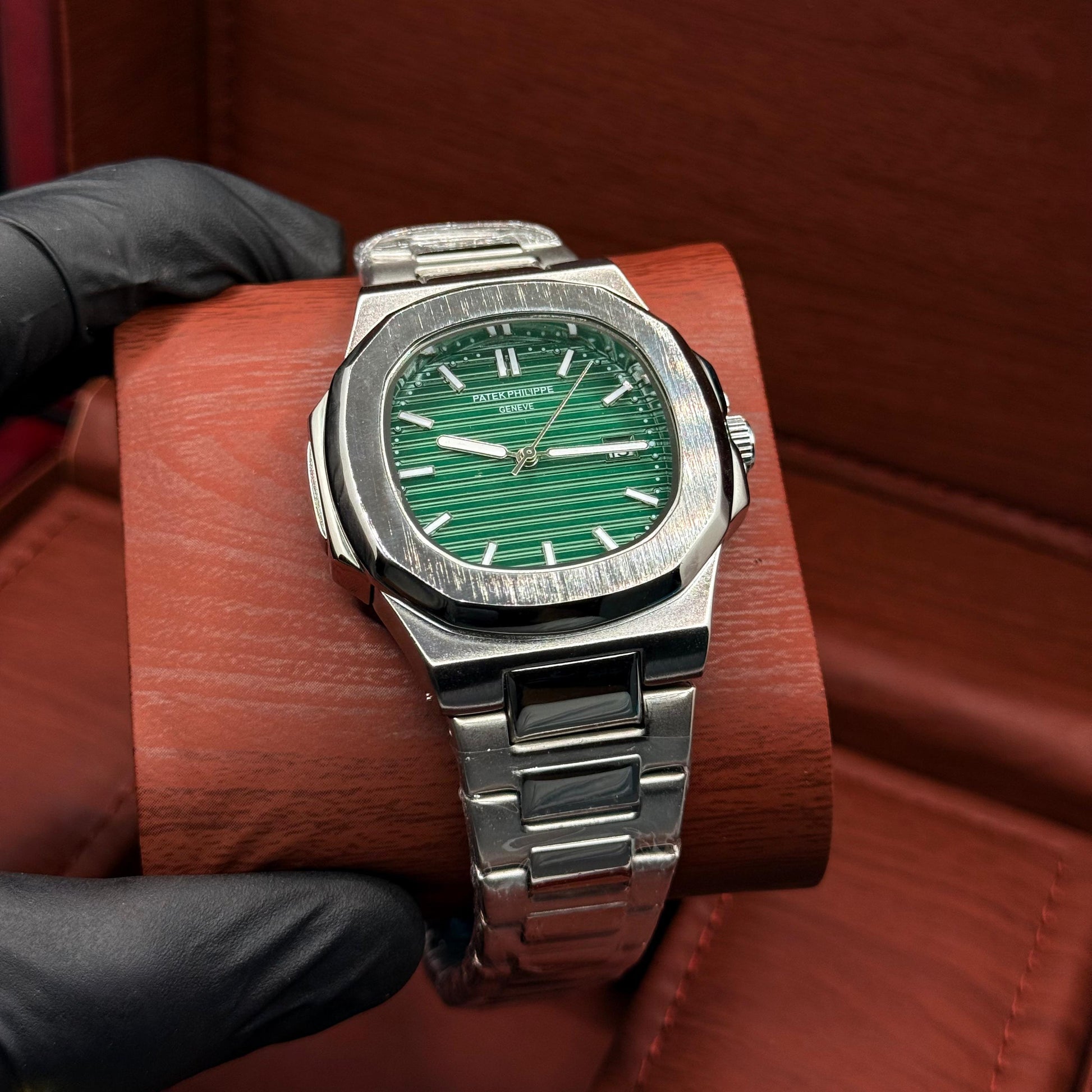 pp silver with green dial with date - watch forge