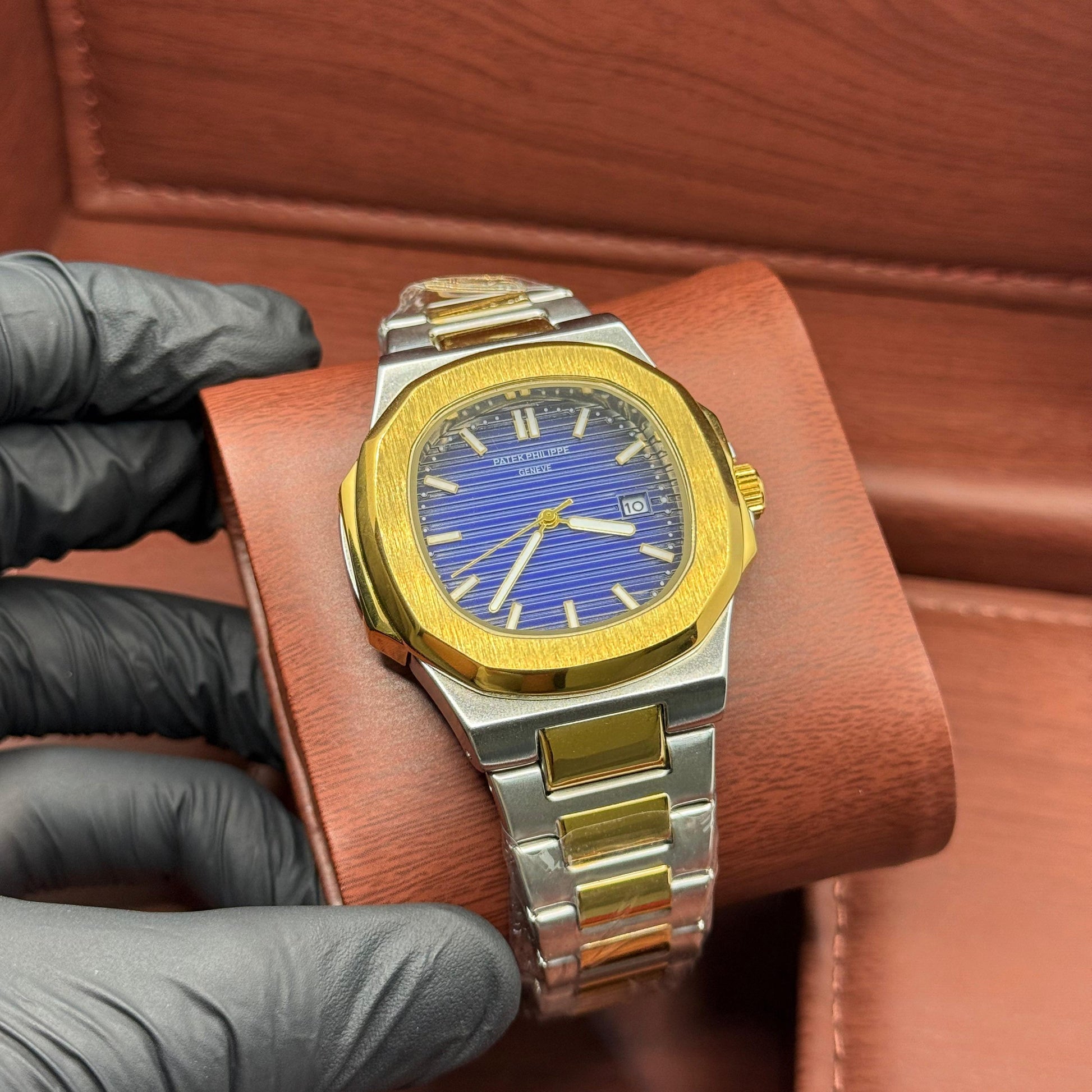 PP truetone  with blue  dial with date - watch forge